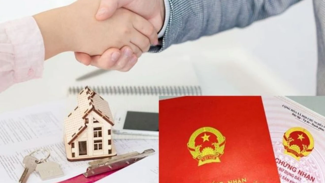 Quy trình sang tên Sổ đỏ gồm công chứng giao dịch, chuẩn bị hồ sơ, đăng ký biến động và hoàn thành nghĩa vụ tài chính.