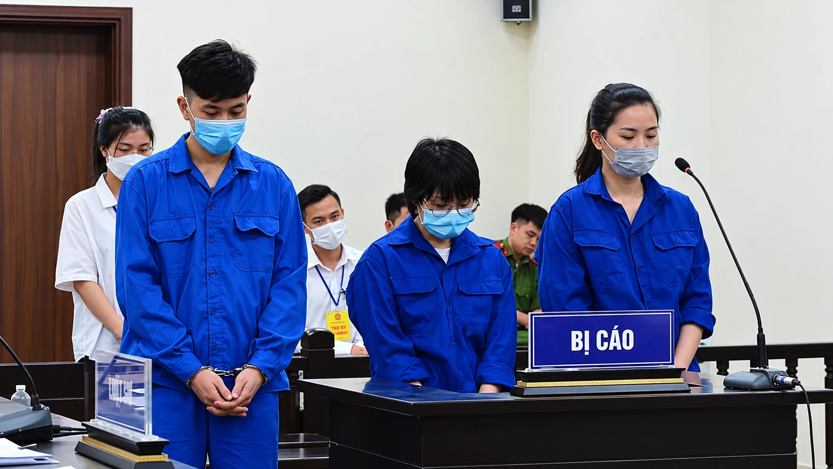 Bị cáo tại phiên tòa xét xử vụ án hình sự Bị cáo tại phiên tòa xét xử vụ án hình sự