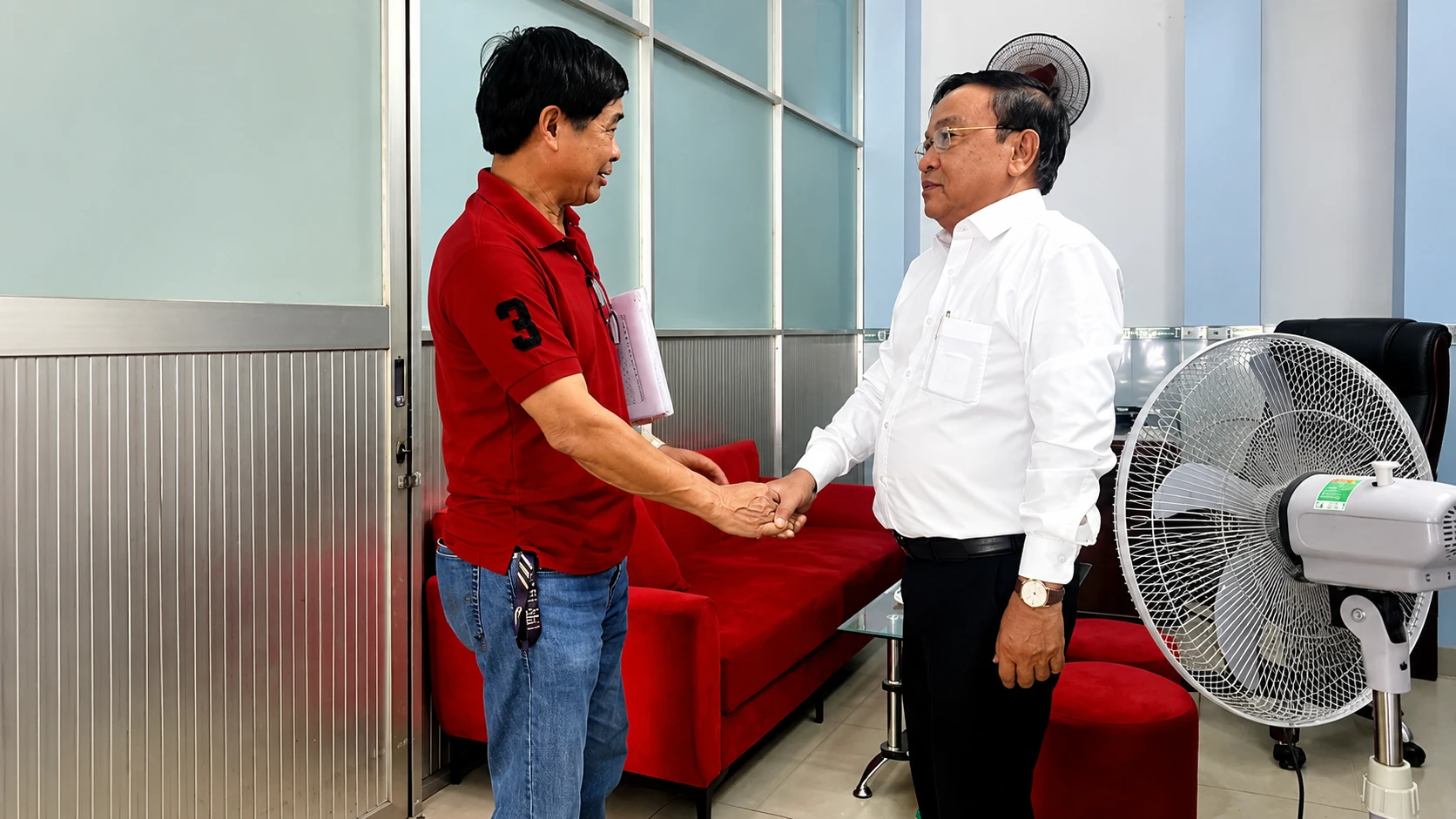 Dịch vụ pháp lý của luật sư giỏi thừa kế Hoàng Thịnh Luật luôn đảm bảo sự chuyên nghiệp, hiệu quả, đảm bảo sự hài lòng với khách hàng trên mọi miền Tổ quốc Dịch vụ pháp lý của luật sư giỏi thừa kế Hoàng Thịnh Luật luôn đảm bảo sự chuyên nghiệp, hiệu quả, đảm bảo sự hài lòng với khách hàng trên mọi miền Tổ quốc