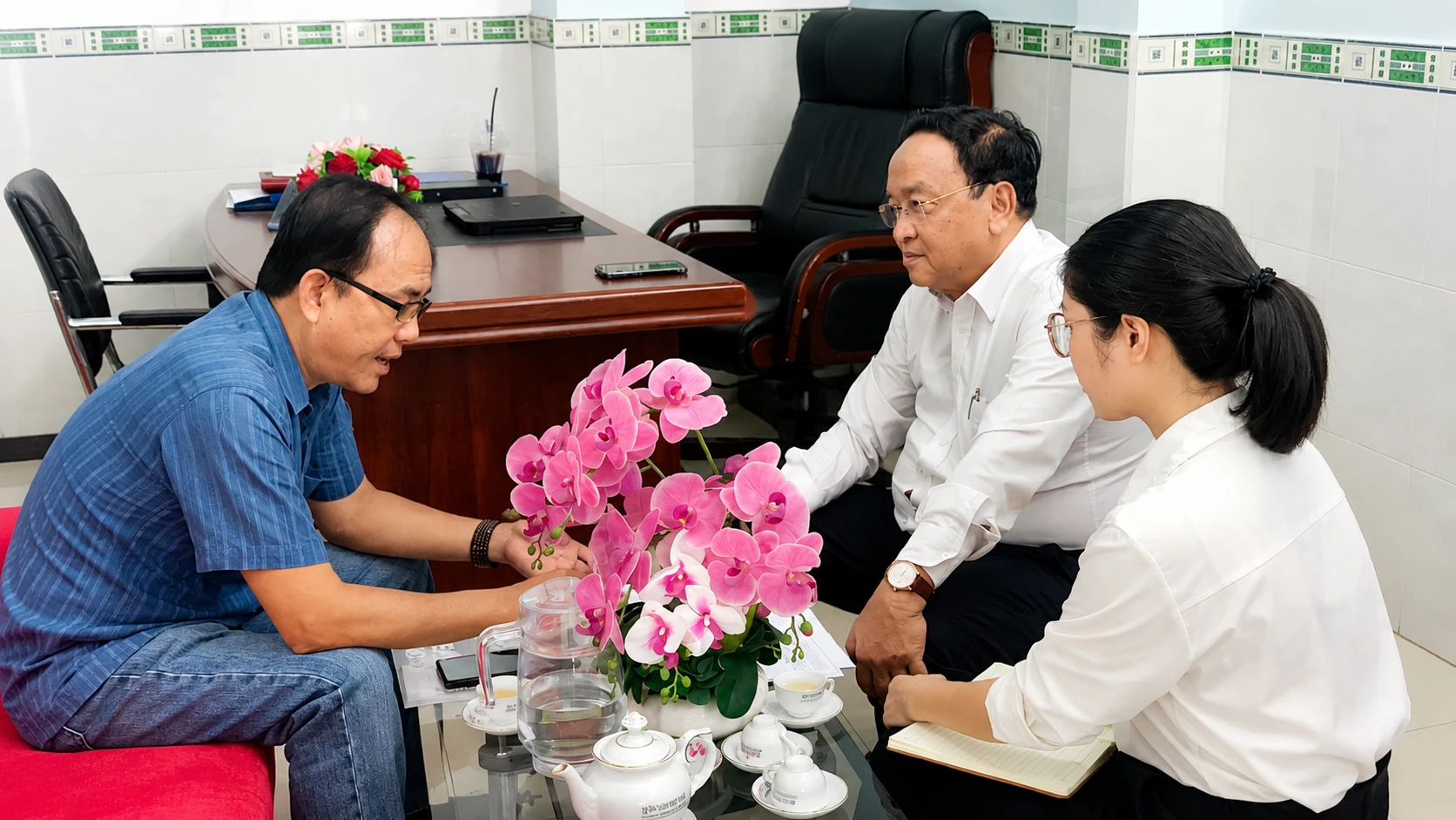Luật sư hôn nhân và gia đình Phan Minh Hoàng – Giám đốc Công ty Hoàng Thịnh Luật tư vấn vụ việc hôn nhân gia đình cho khách hàng Luật sư hôn nhân và gia đình Phan Minh Hoàng – Giám đốc Công ty Hoàng Thịnh Luật tư vấn vụ việc hôn nhân gia đình cho khách hàng