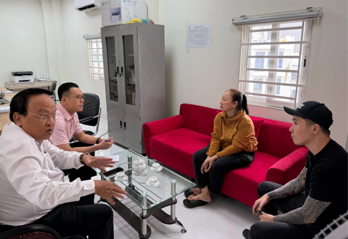 Luật sư kiểm tra căn cứ thu hồi, hủy hoặc đính chính Giấy chứng nhận đã cấp.
